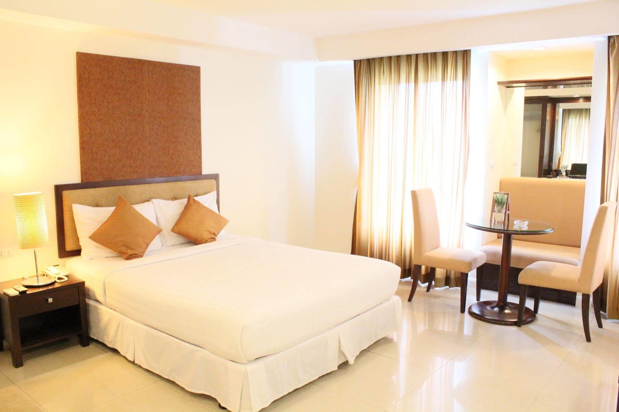 Romance Hotel Bangna Bangkok Exteriér fotografie